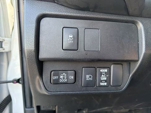 Used 2023 Toyota Tacoma TRD Off-Road w/ Technology Package AWD/4WD image 20