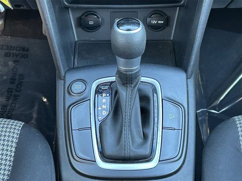 Used 2021 Hyundai Kona SE image 17