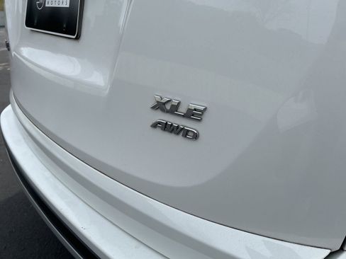 Used 2016 Toyota RAV4 XLE image 5