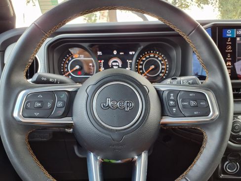 Used 2024 Jeep Wrangler Unlimited Sahara AWD/4WD image 25