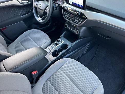 Used 2020 Ford Escape SE image 19