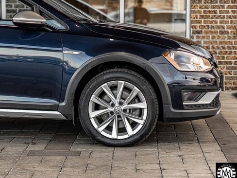 Used 2017 Volkswagen Golf Alltrack S image 10