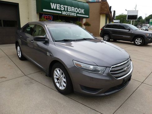 Used 2014 Ford Taurus SE FWD image 1