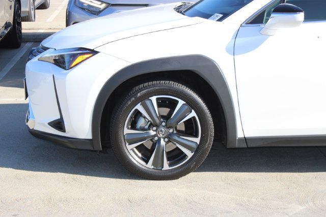 Certified 2025 Lexus UX 300h FWD image 4