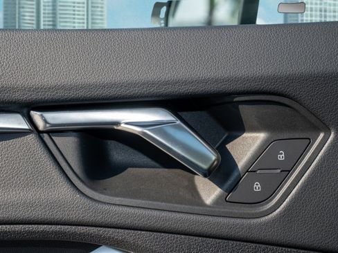 Used 2025 Audi Q3 2.0T Premium image 28