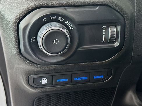 Used 2023 Jeep Wrangler Unlimited w/ Cold Weather Group image 16