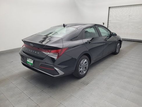 Used 2024 Hyundai Elantra SEL FWD image 9