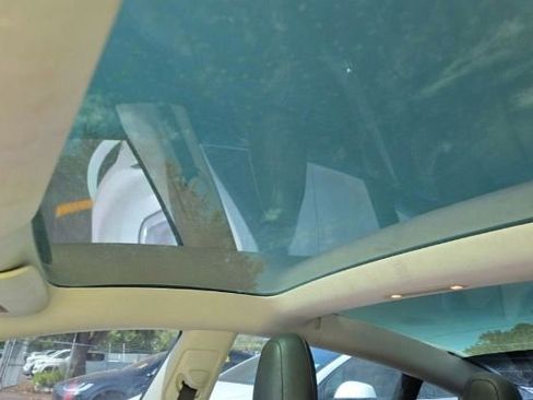 Used 2020 Tesla Model 3 Standard Range RWD image 2