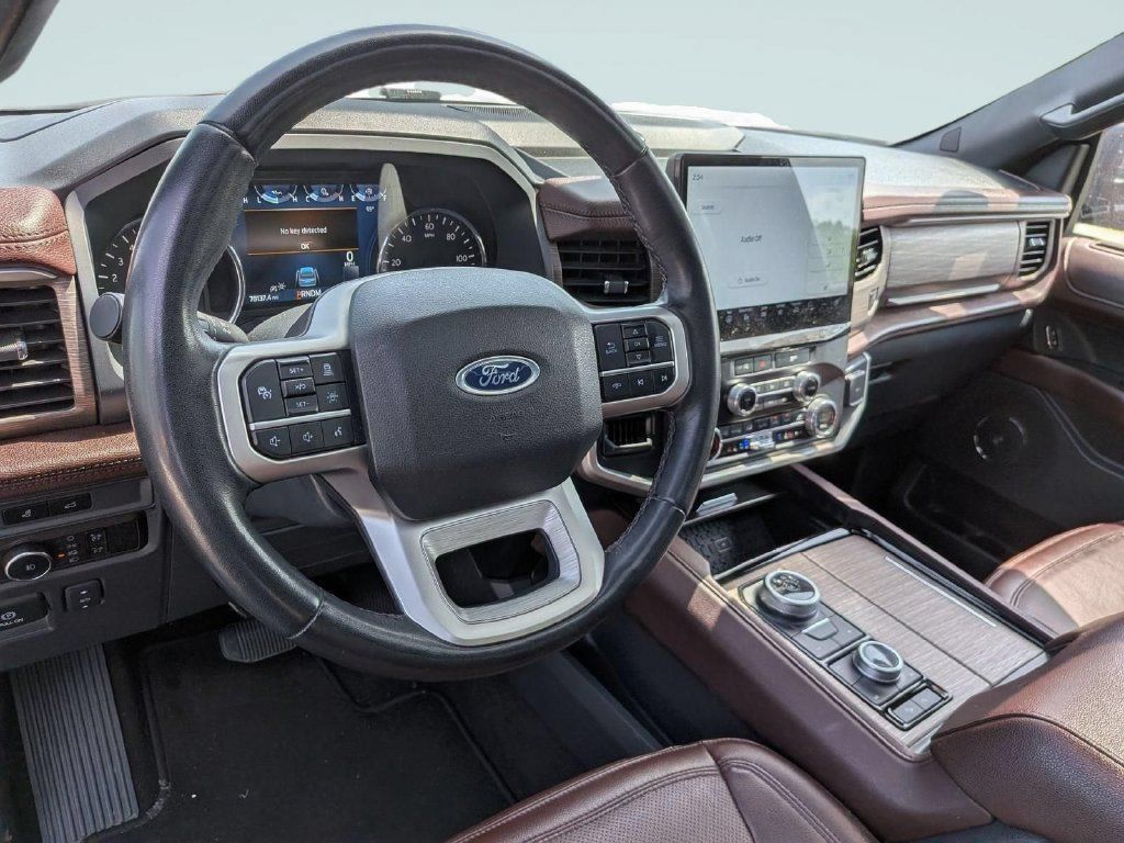 Used 2023 Ford Expedition Limited AWD/4WD image 13
