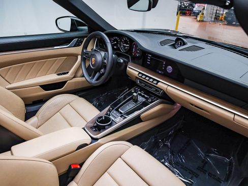 Used 2024 Porsche 911 Targa 4S image 17
