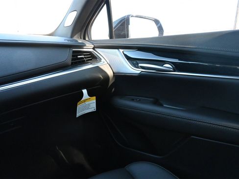 New 2025 Cadillac XT5 Premium Luxury w/ Technology Package image 8