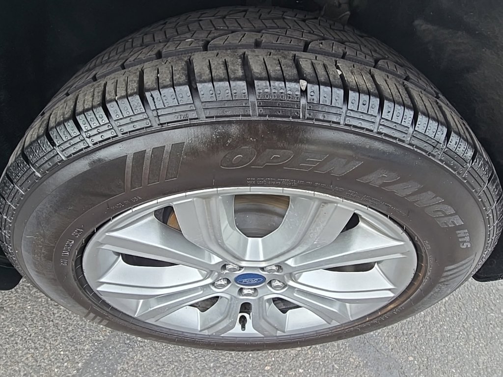 Used 2019 Ford Edge Titanium AWD/4WD image 20