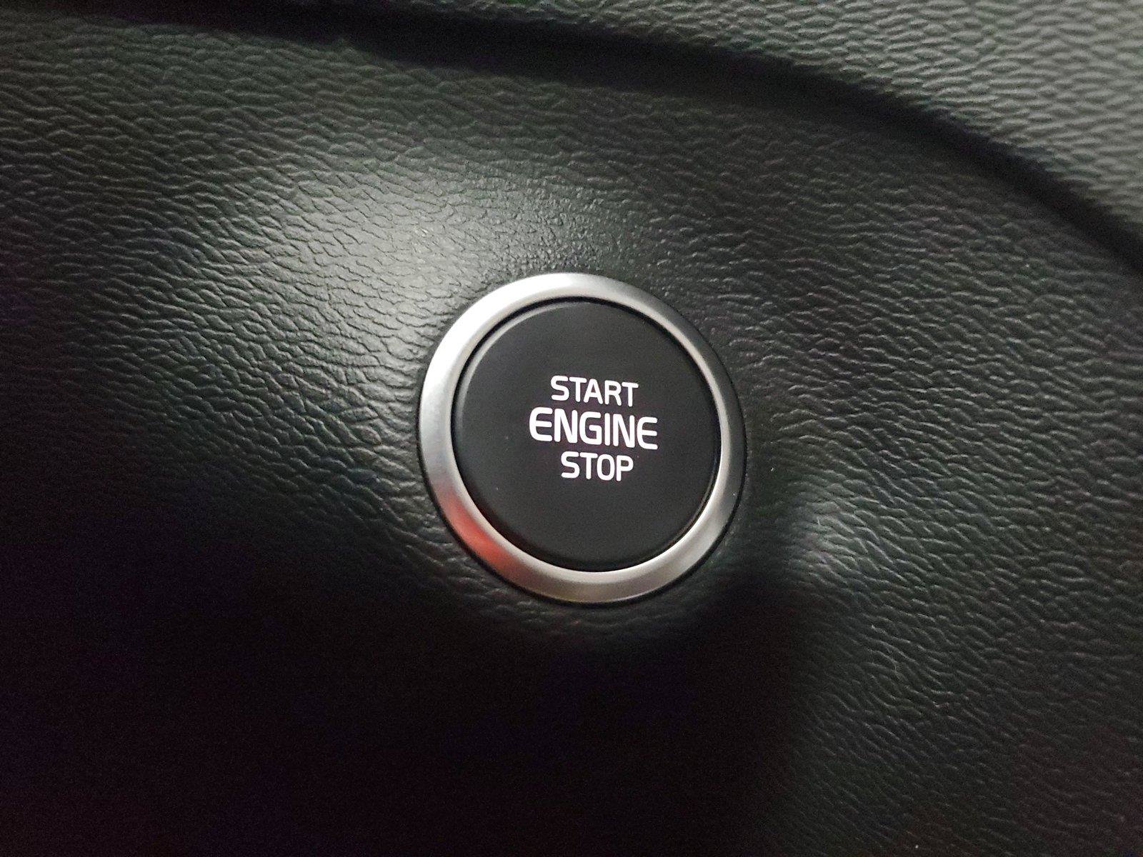 Certified 2026 Volvo XC40 B5 Plus AWD/4WD image 33