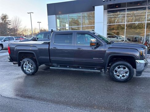 Used 2016 GMC Sierra 2500 SLE w/ SLE Preferred Package image 2