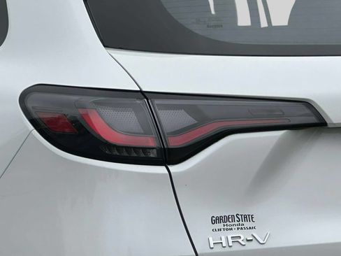 Certified 2024 Honda HR-V LX image 8