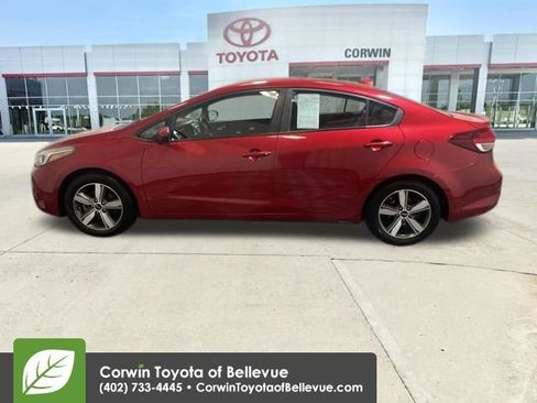 Used 2018 Kia Forte S image 2