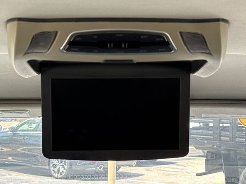Used 2017 Chrysler Pacifica Touring-L w/ Tire & Wheel Group FWD image 27
