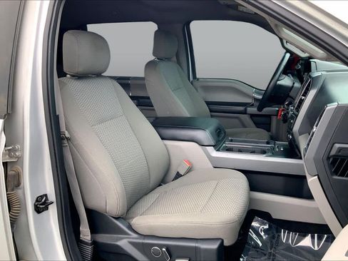 Used 2018 Ford F150 XLT w/ Equipment Group 302A Luxury AWD/4WD image 9