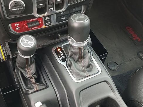 Certified 2022 Jeep Wrangler Unlimited Rubicon w/ Xtreme Recon 35" Tire Package image 19