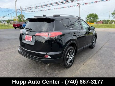 Used 2017 Toyota RAV4 LE AWD/4WD image 4
