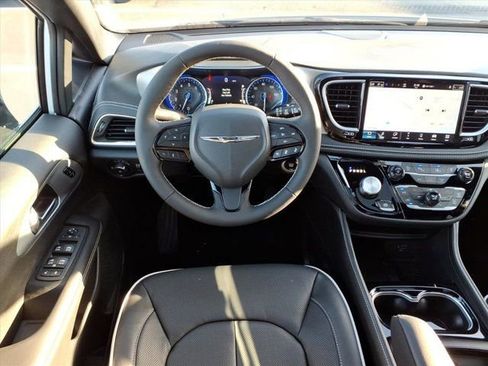 New 2026 Chrysler Pacifica Limited w/ S Appearance Package image 5