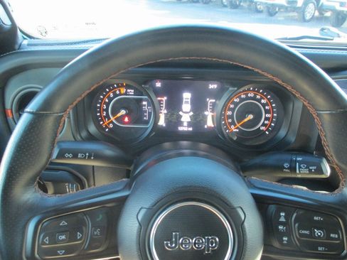 Used 2024 Jeep Gladiator Mojave image 25