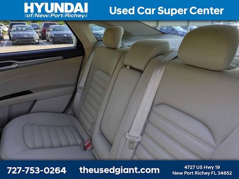 Used 2014 Ford Fusion SE FWD image 14