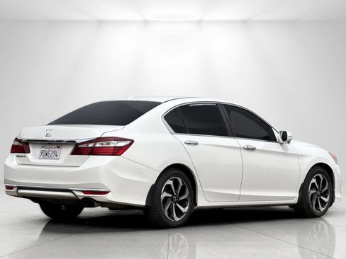 Used 2017 Honda Accord EX-L image 3