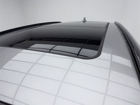 Used 2024 Genesis GV70 3.5T Sport w/ Sport Advanced Package image 12