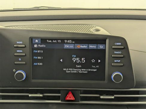 Certified 2025 Hyundai Elantra SE image 19