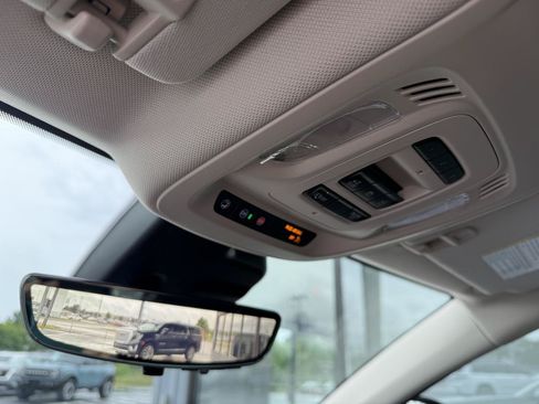 Used 2023 Buick Envision Avenir AWD/4WD image 29