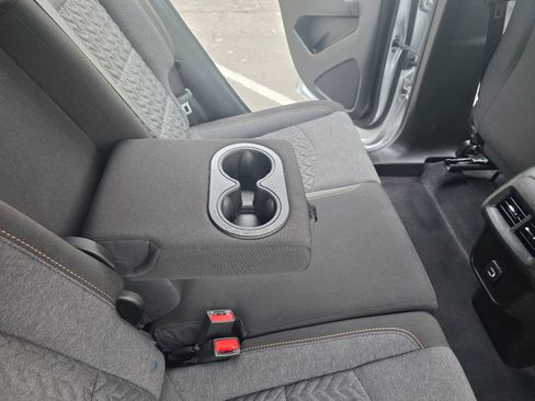 Used 2022 Chevrolet Equinox LT w/ Driver Convenience Package FWD image 30