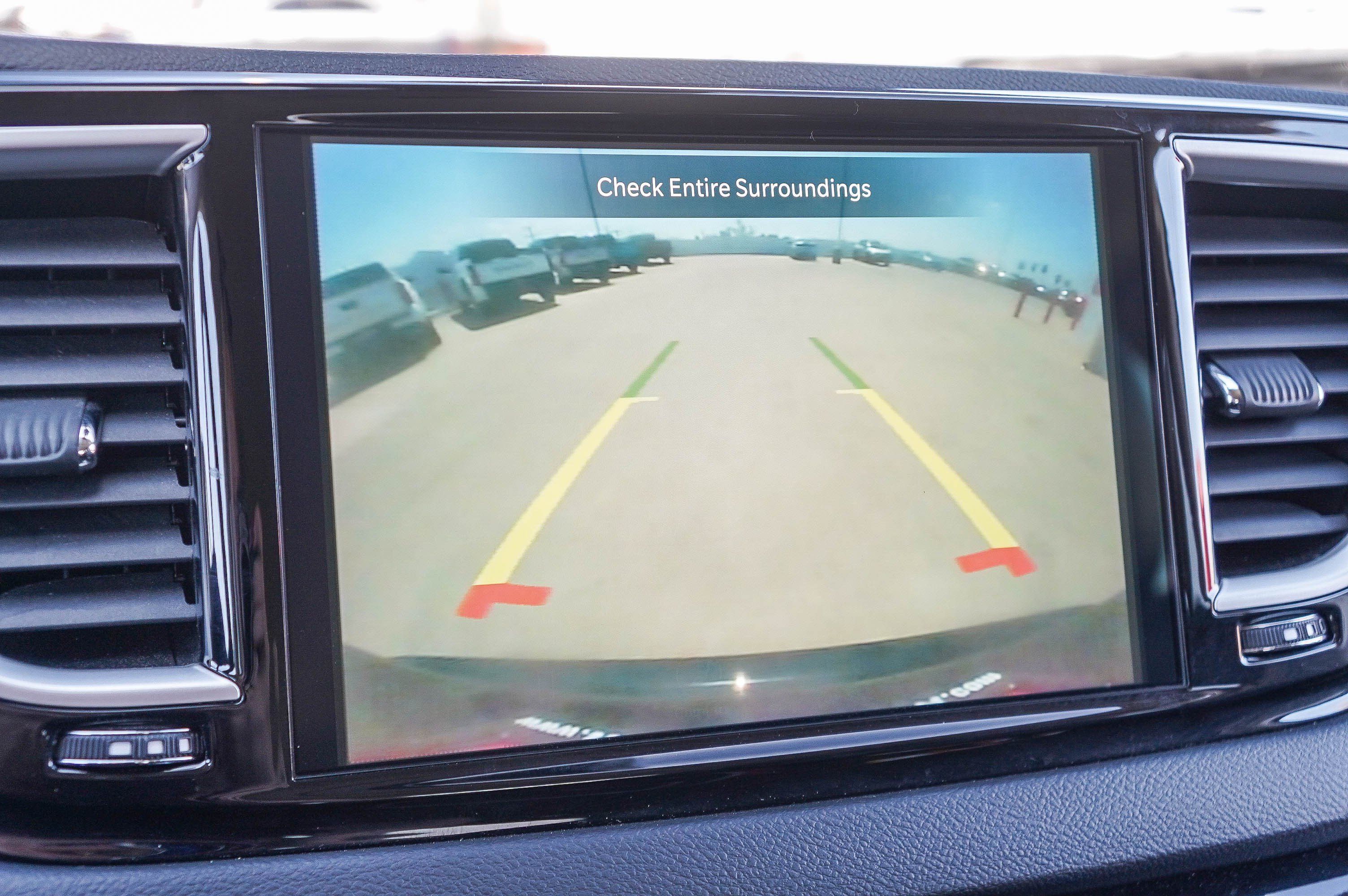 Used 2023 Chrysler Pacifica Touring-L FWD image 27