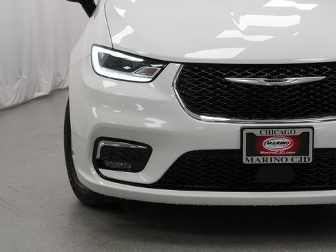 New 2026 Chrysler Pacifica Select image 6