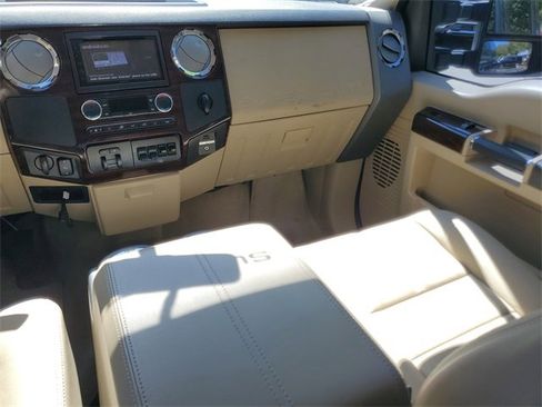 Used 2010 Ford F250 Lariat image 13