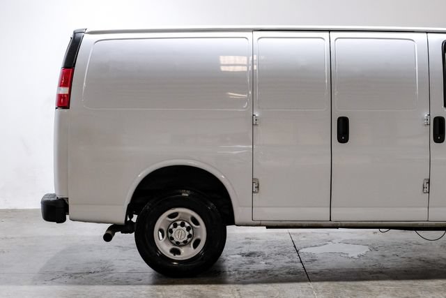 Used 2020 Chevrolet Express 2500 RWD image 14