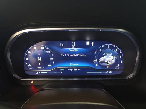 Used 2022 Chevrolet Suburban LT image 15