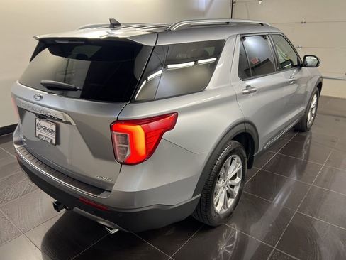 Used 2022 Ford Explorer Limited w/ Equipment Group 301A image 6