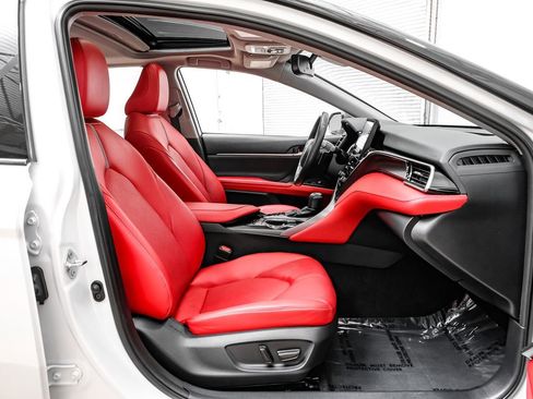 Used 2022 Toyota Camry XSE image 32