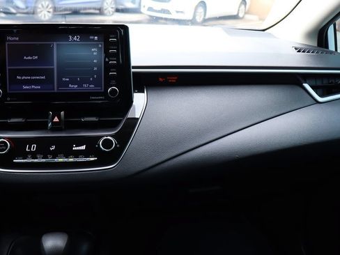 Used 2021 Toyota Corolla LE FWD image 44