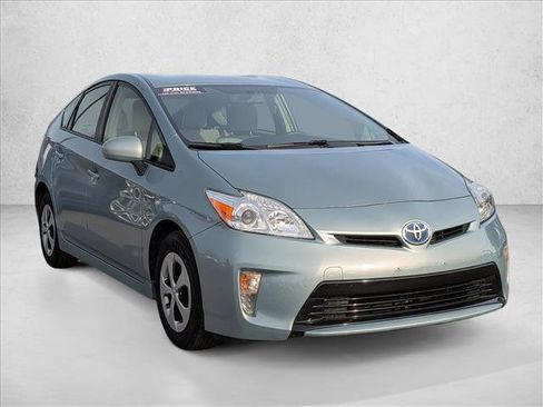 Used 2015 Toyota Prius Two image 3