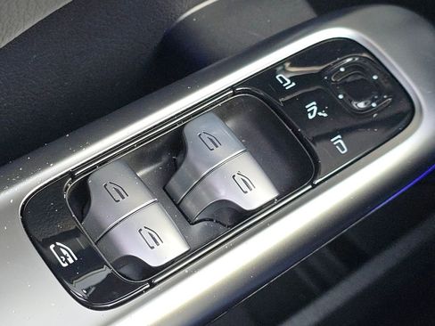 Used 2025 Mercedes-Benz C 300 4MATIC Sedan image 26