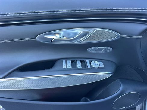 Used 2023 Genesis GV70 2.5T w/ Sport Prestige Package image 12