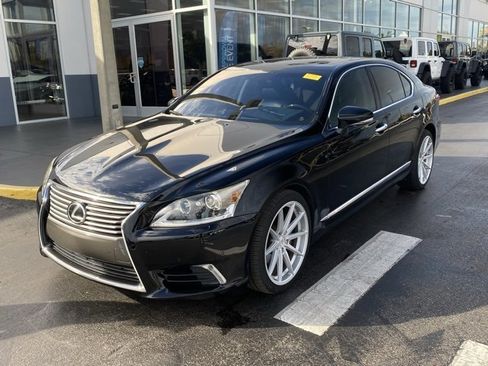 Used 2013 Lexus LS 460 image 4