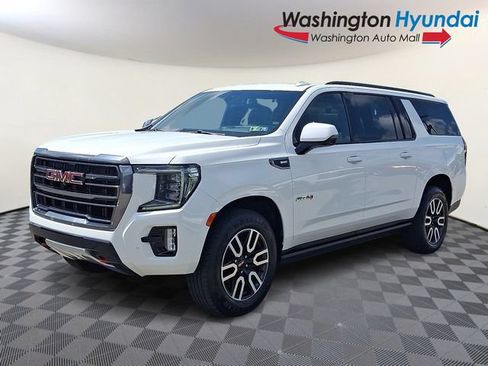 Used 2022 GMC Yukon XL AT4 w/ Technology Package AWD/4WD image 3