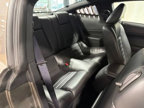 Used 2005 Ford Mustang GT RWD image 19