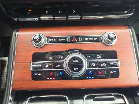 Used 2023 Lincoln Aviator Reserve w/ Equipment Group 201A image 8