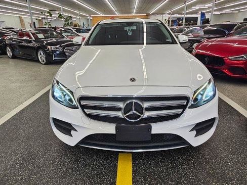 Used 2018 Mercedes-Benz E 300 4MATIC image 2