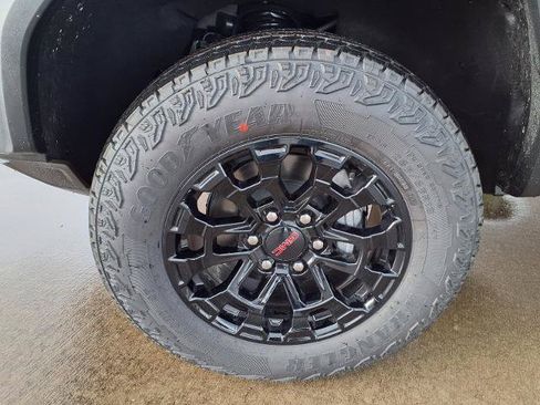 New 2026 GMC Canyon Elevation w/ Convenience Package RWD image 21