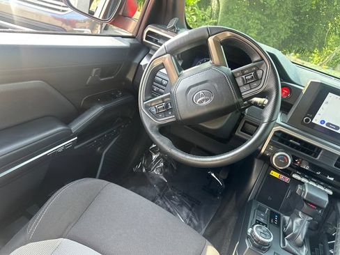 Used 2025 Toyota 4Runner TRD Off-Road AWD/4WD image 21